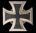 IRON CROSS FIRST CLASS SCREW BACK 1939 MARKED L/12, IN CASE LDO MAKER BY C.E. JUNCKER, BERLIN.