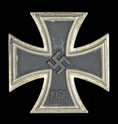 Iron Cross First Class 1939 screw back marked L/52 maker C. F. Zimmermann, Pforzheim Main.