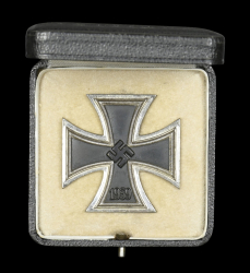 IRON CROSS FIRST CLASS 1939 UNMARKED 100, NONMAGNETIC BY RUDOLF WÄCHTLER & LANGE, MITTWEIDA.