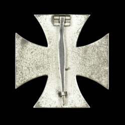IRON CROSS FIRST CLASS 1939 UNMARKED 100, NONMAGNETIC BY RUDOLF WÄCHTLER & LANGE, MITTWEIDA.