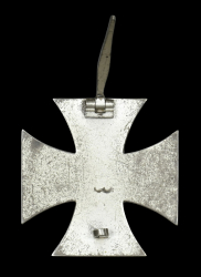 IRON CROSS FIRST CLASS 1939 UNMARKED 100, NONMAGNETIC BY RUDOLF WÄCHTLER & LANGE, MITTWEIDA.