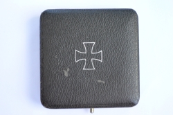 IRON CROSS FIRST CLASS 1939 UNMARKED 100, NONMAGNETIC BY RUDOLF WÄCHTLER & LANGE, MITTWEIDA.