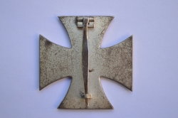IRON CROSS FIRST CLASS 1939 UNMARKED 100, NONMAGNETIC BY RUDOLF WÄCHTLER & LANGE, MITTWEIDA.