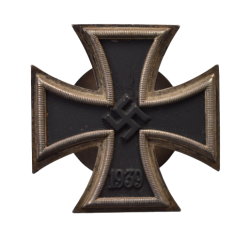 Iron Cross First Class 1939 screw back marked L/52 maker C. F. Zimmermann, Pforzheim Main.