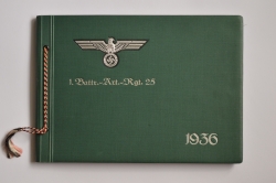 A SECOND WORLD WAR GERMAN PHOTO ALBUM.
