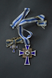 MOTHER'S CROSS BRONZE GRADE WITH MINIATURE