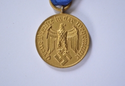A SECOND WAR GERMAN ARMY LONG SERVICE MEDAL - 12 YEARS.
