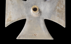 IRON CROSS FIRST CLASS SCREW BACK 1939 MARKED L/12, IN CASE LDO MAKER BY C.E. JUNCKER, BERLIN.