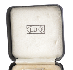 IRON CROSS FIRST CLASS SCREW BACK 1939 MARKED L/12, IN CASE LDO MAKER BY C.E. JUNCKER, BERLIN.