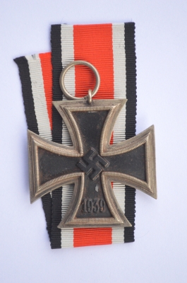 IRON CROSS 2ND CLASS BY FRIEDRICH KELLER "66"