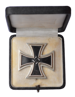 IRON CROSS FIRST CLASS 1939 MARKED L/12 IN CASE MAKER BY C.E. JUNCKER, BERLIN.