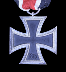 Iron Cross Second Class 1939 unmarked 3 of maker Wilhelm Deumer, Lüdenscheid.