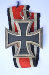 Iron Cross Second Class 1939 unmarked 4 maker Steinhauer & Lück, Lüdenscheid.