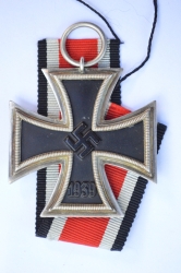 Iron Cross Second Class 1939 unmarked 55 of maker J. E. Hammer & Söhne, Geringswalde.