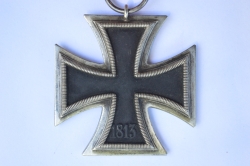 Iron Cross Second Class 1939 marked 25 maker Arbeitsgemeinschaft der Graveur- Gold- und Silberschemiedeinnungen.