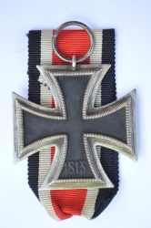 Iron Cross Second Class 1939 marked 25 maker Arbeitsgemeinschaft der Graveur- Gold- und Silberschemiedeinnungen.
