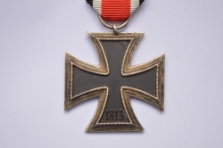 Iron Cross Second Class 1939 unmarked maker Rudolf Souval, Wien