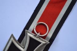 Iron Cross Second Class 1939 marked 44 of maker Jakob Bengel, Idar/Oberdonau