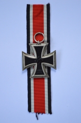 Iron Cross Second Class 1939 marked 44 of maker Jakob Bengel, Idar/Oberdonau