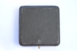 IRON CROSS FIRST CLASS 1939 UNMARKED 100, NONMAGNETIC BY RUDOLF WÄCHTLER & LANGE, MITTWEIDA.