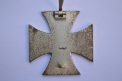 IRON CROSS FIRST CLASS 1939 UNMARKED 100, NONMAGNETIC BY RUDOLF WÄCHTLER & LANGE, MITTWEIDA.