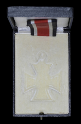 An Absolutely Mint Iron Cross Second Class 1939 marked 100. In An Case Iron Cross 2nd Class 1939 - RK Type.