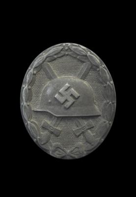 SILVER CLASS WOUND BADGE MARKED 26