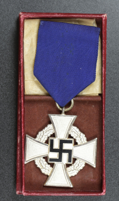 25 year civil service cross in box by JOS. RUCKER & SOHN, GABLONZ/NEIßE. SUD